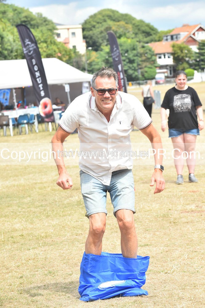 SH4_1198 - Fun and games with Carol and Team.