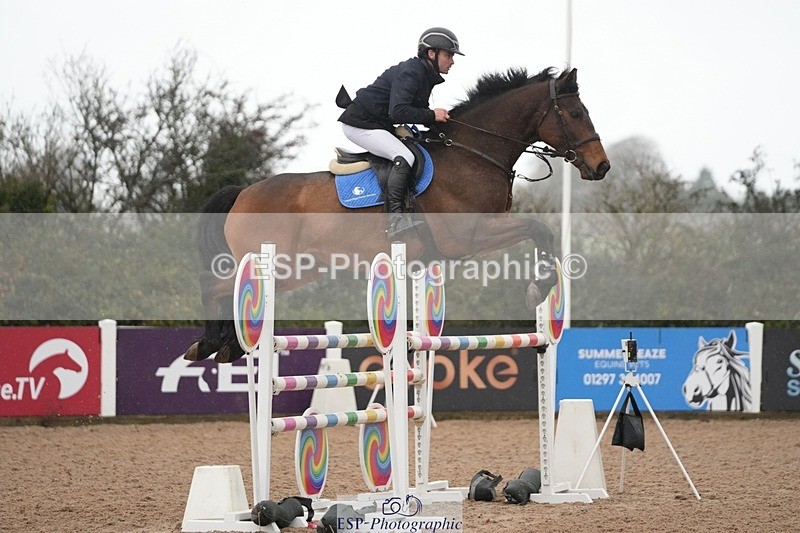 251107-133347-01174 - Cls 6 Foxhunter and 1.20m Open