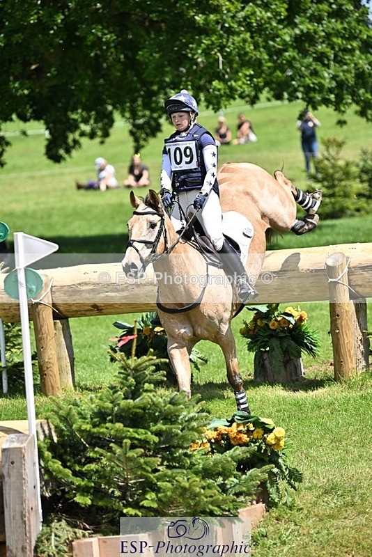 240525-130046-14287 - 109-MJM_BOBBY_DAZZLER-Rosie_Ringer