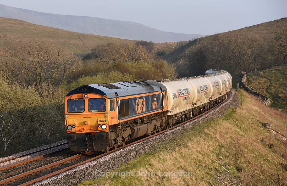 JL - 17.4.19 66736 6S00 Clitheroe - Mossend, Birkett Common 1 - Birkett Common (northbound)