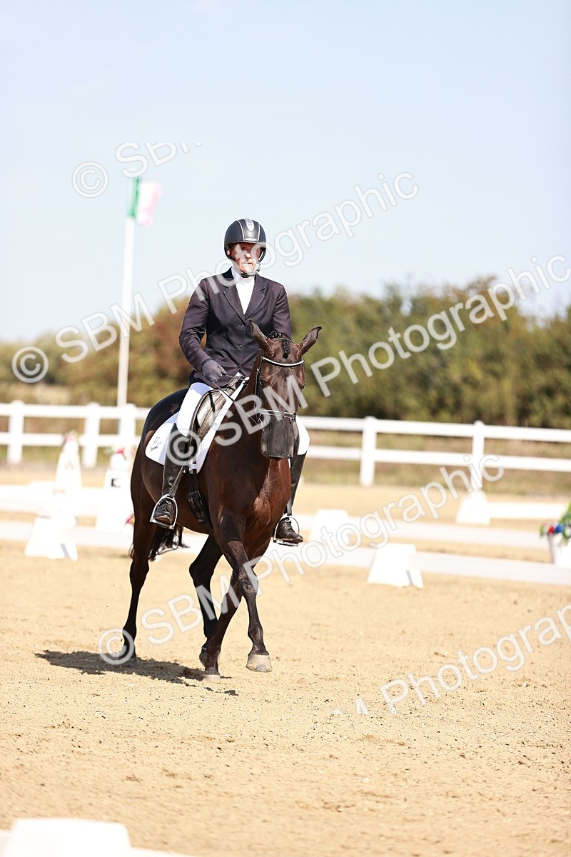 SBM_004487 - Class 12 - Novice 5 - 10.31-11.41