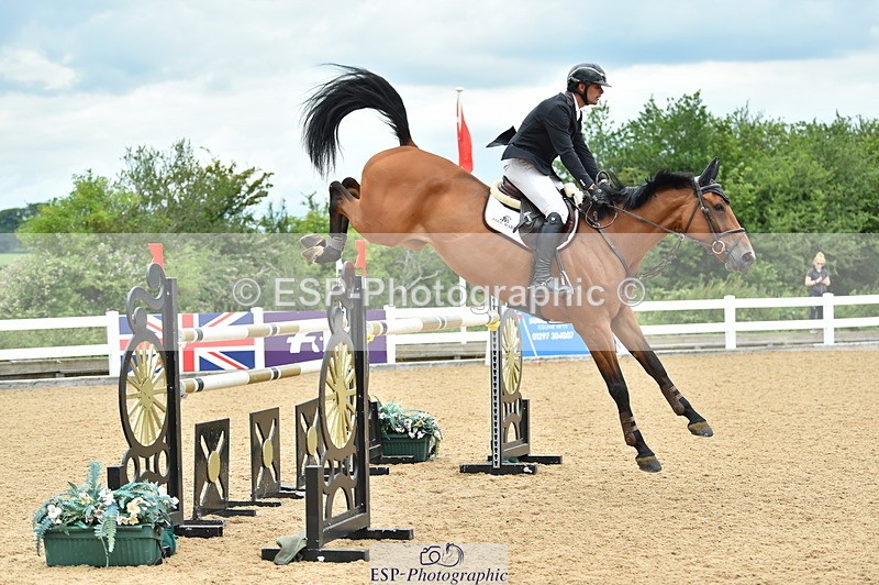 230720A-140742-03320 - Cls 21, 1 Star Gold 1.30m