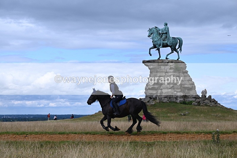 DSC_8725 - Time at Statue 13:52 to 14:33