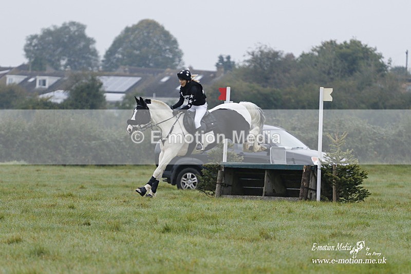 WWHT 171021 0513 - Novice Restricted (0.80m)  17/10/21