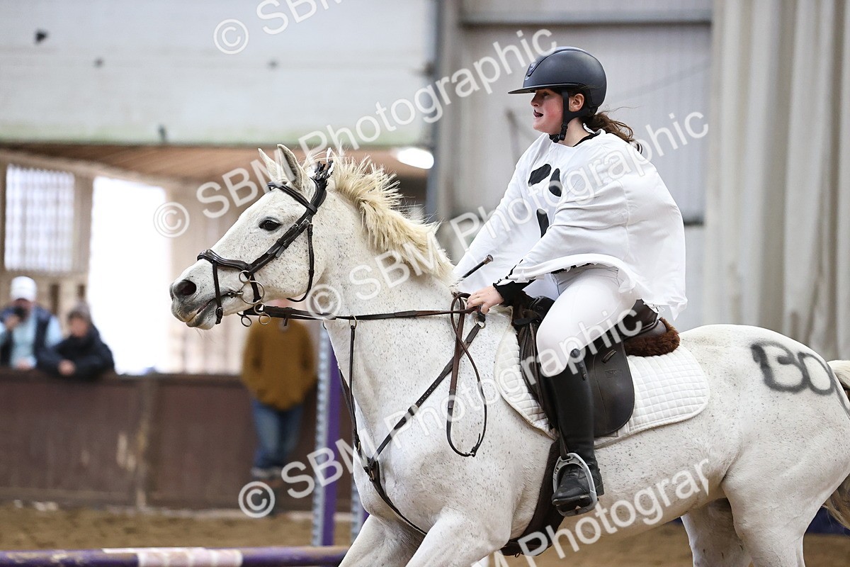 SBM_001508 - Class 3 - Horse & Hound 60cm