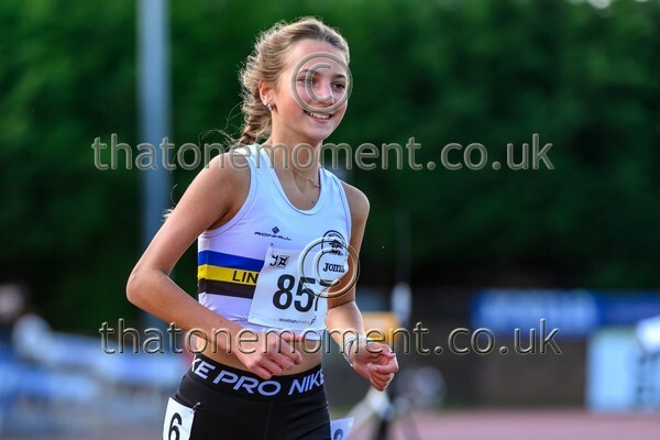 Age26 SUN-924084 - Track Female Set Three