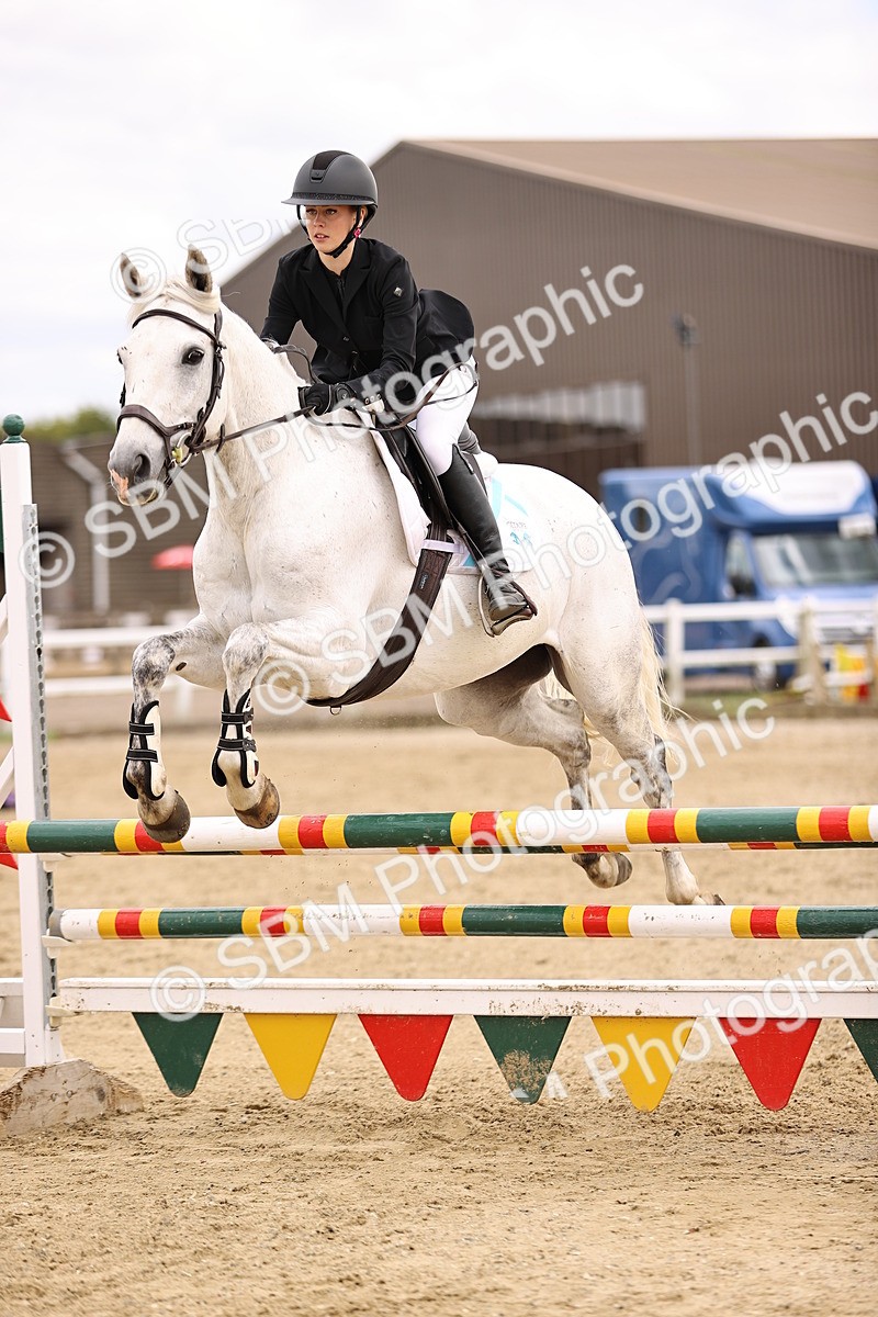 SBM_000394 - Class 4 - 1m showjumping