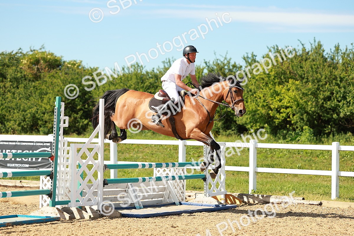 SBM_002865 - Class 4 - Senior Newcomers - 1.10m