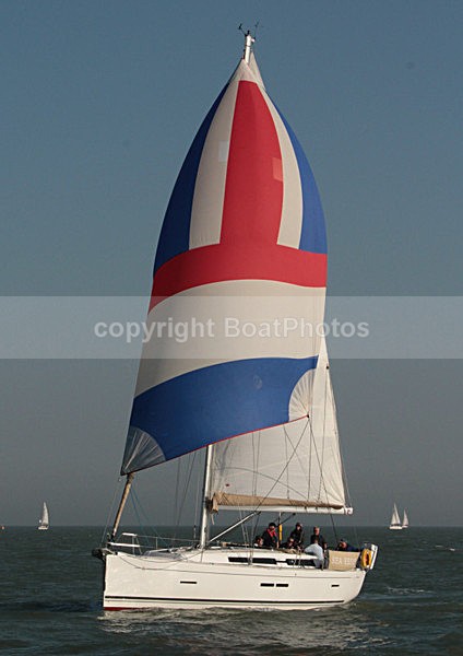 110930 SEA ESSAY OF HAMBLE IMG_0274 - Sailboats - monohull