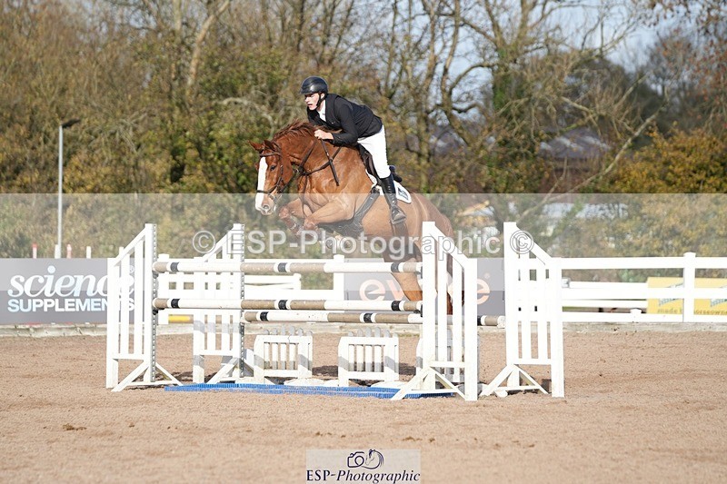 251108-130508-02642 - Cls 13 Foxhunter and 1.20m Open
