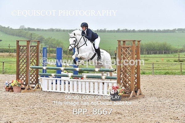 BPP_8667 - CLASS 24 SUN Senior BritiNovice/ 90cm Open
