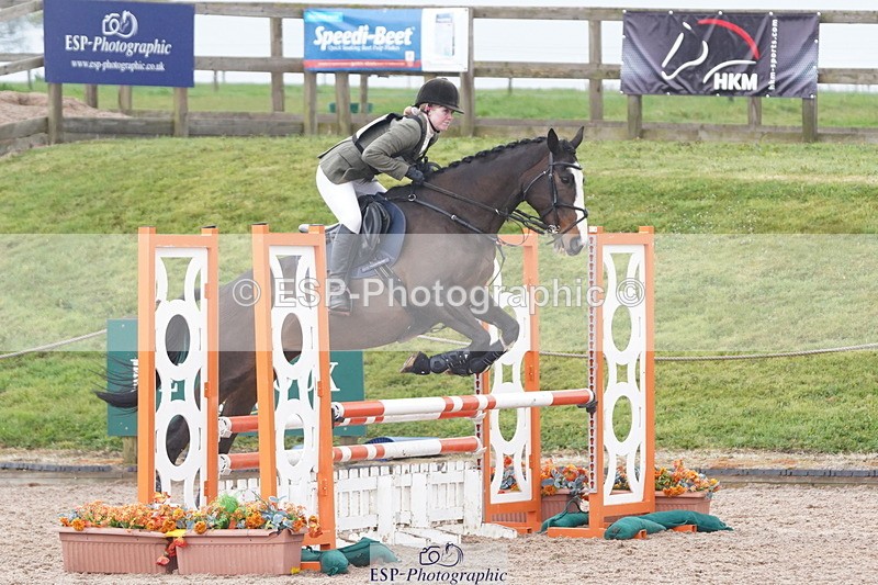 250419-112144-09355 - 460-Gemma.Wells-COMBE.BREEZE