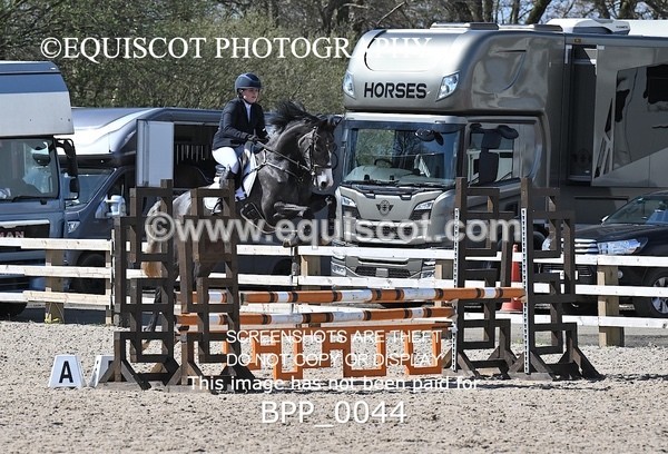 BPP_0044 - CLASS 19 SUN Senior British Novice/ 90cm Open