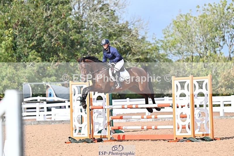 261014-125838-00527 - Cls  05 Snr Newcomers & 1.10m Open