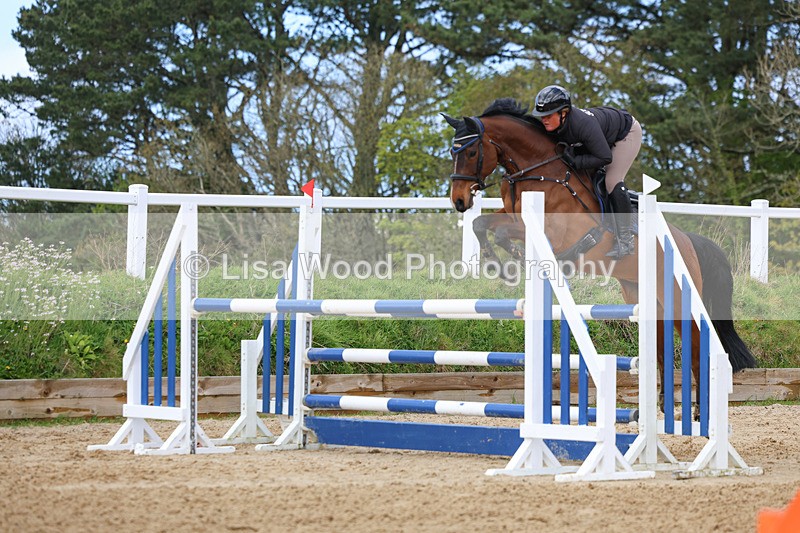3E7A2009 - Class 7: Senior Newcomers/1.10m open