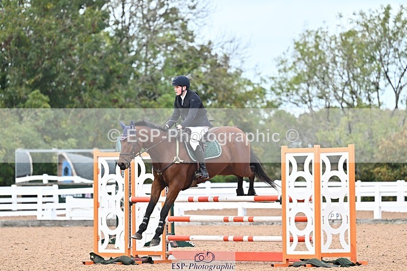 261014-124454-00479 - Cls  05 Snr Newcomers & 1.10m Open