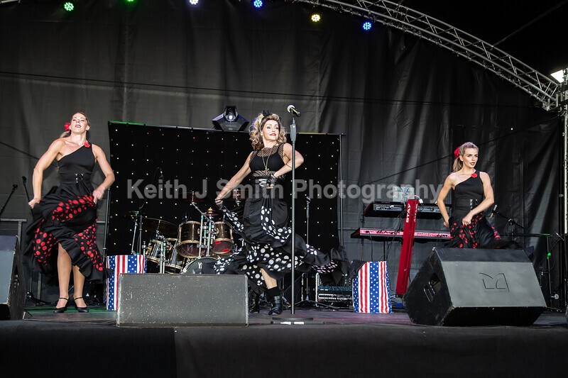  - Entertainers