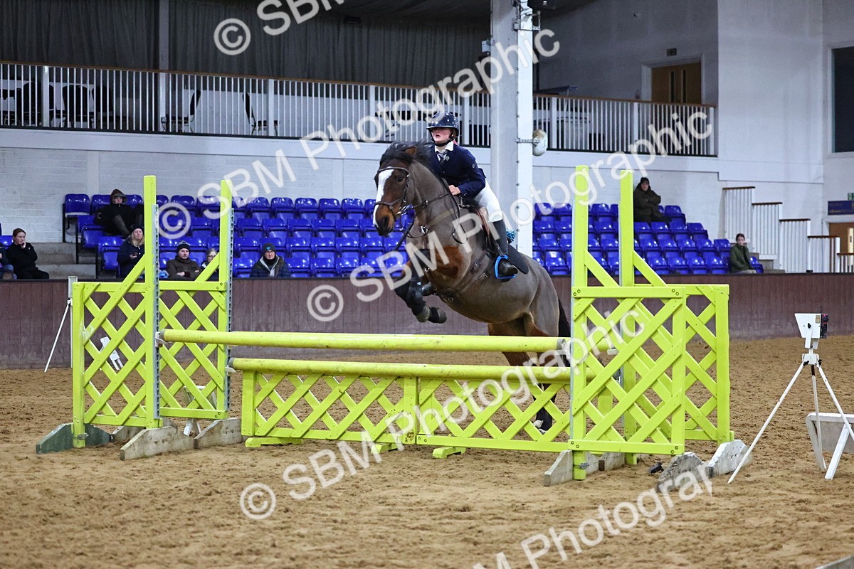 SBM_002810 - Class 6 - Holly & Ivy Stakes - 90cm