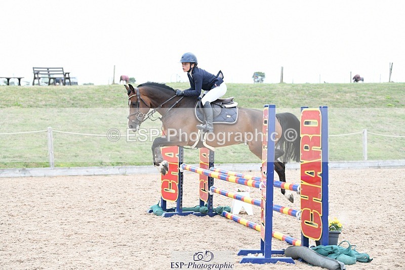 250807-110806-00479 - 90cm Round 1