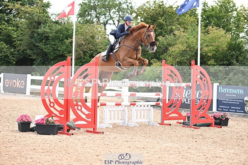250723-155516-01265 - Cls 6 Foxhunter and 1.20m