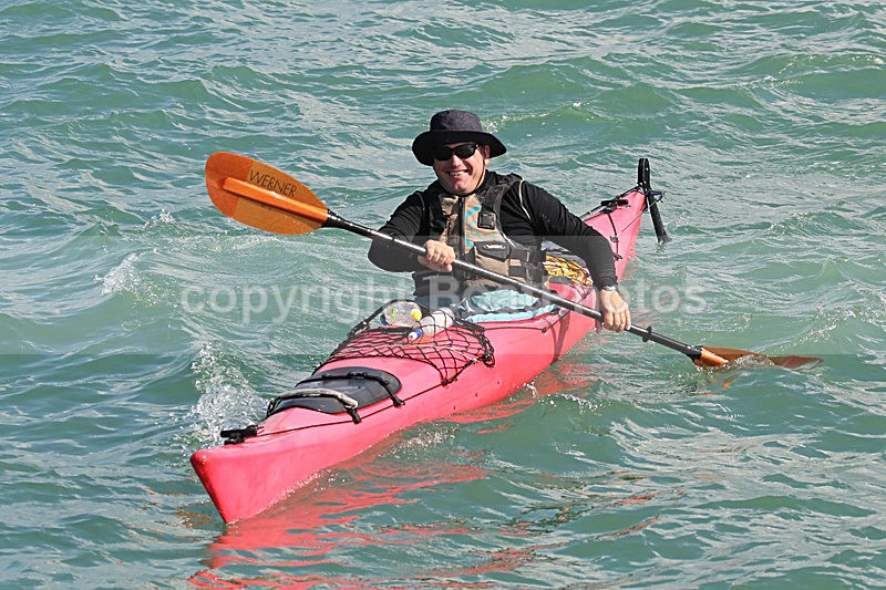 150808 PINK CANOE IN COWES WT7A0174 - Rowing Boats, Canoes