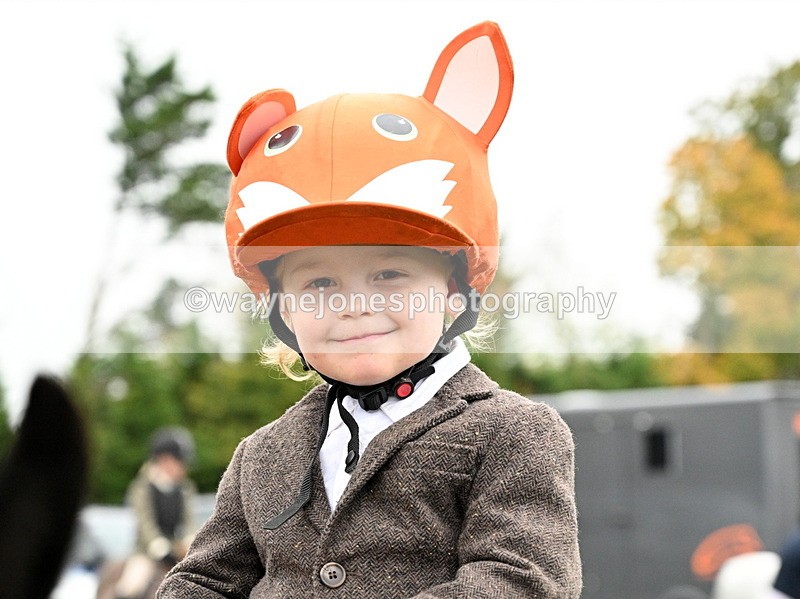 WJ7_5847 - Berks & Bucks - Children's Meet - The Old Farmhouse – Steventon.