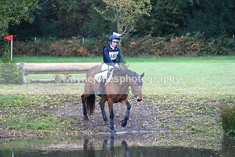 WJ7_3126 - Time 10:47 to 11:11 at the water