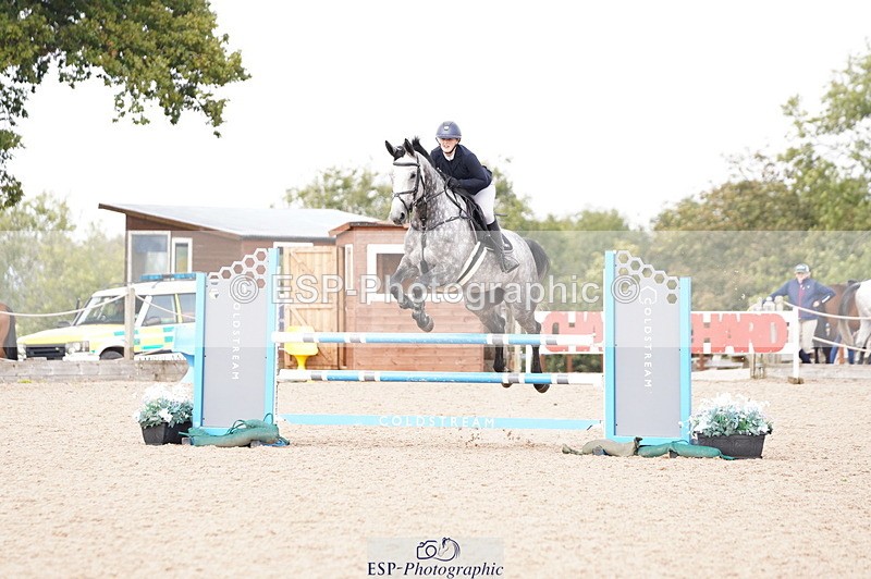 241004A-124410-00453 - Fri 03 Snr Newc & 1.10m Open