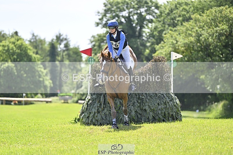 240525-120517-13149 - 367-CROSSTOWN_FINTANS_LAST-Catherine_Burrell