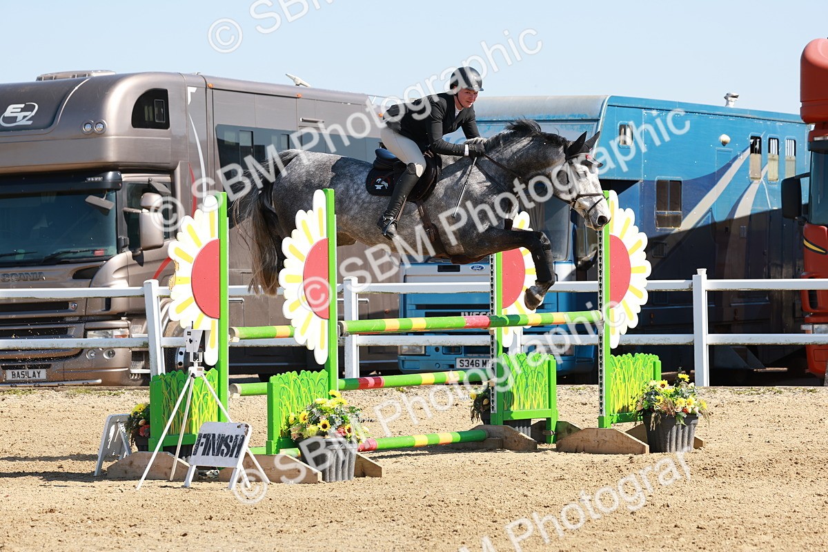 SBM_004542 - Class 17 - Senior Newcomers - 1.10m