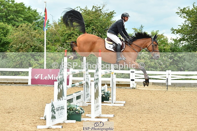 230720A-140812-03325 - Cls 21, 1 Star Gold 1.30m