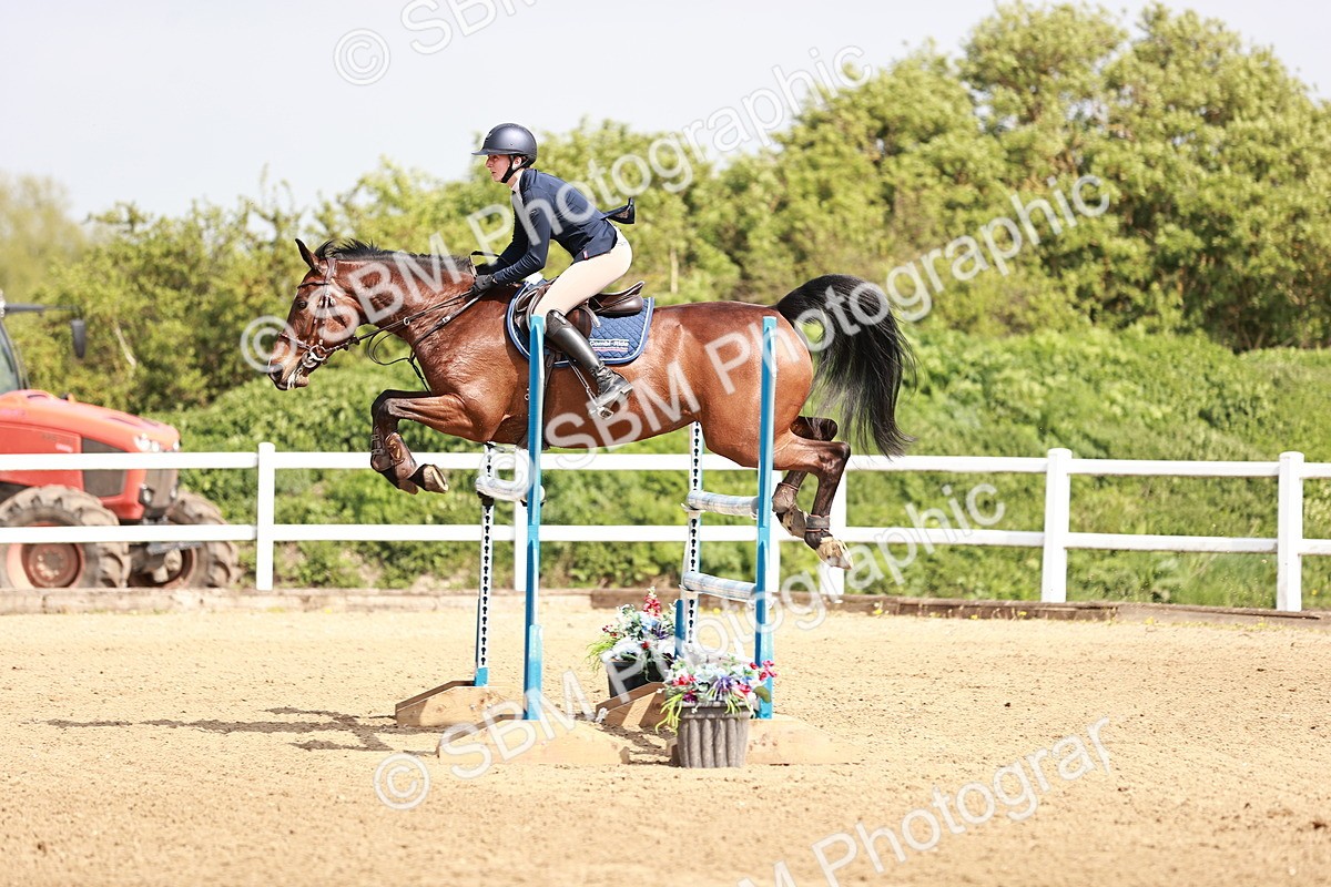  - Class 26 - Senior Foxhunter - 1.20m