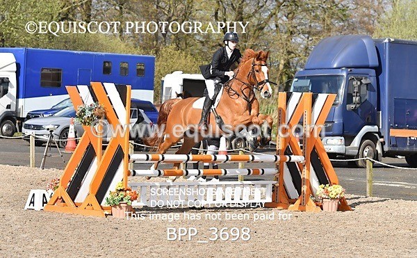 BPP_3698 - CLASS 3 FRI Senior British Novice/ 90cm Open