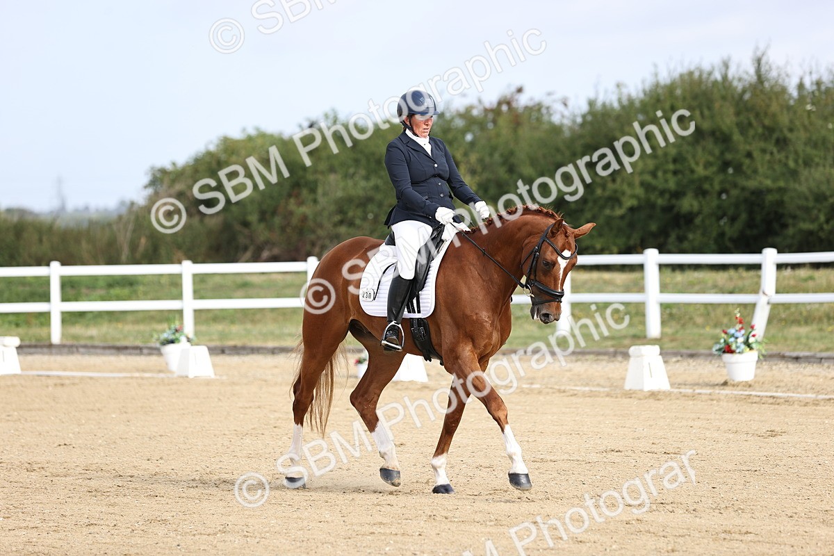 SBM_015353 - Class 14 - Novice 23 - 9.05-10.08