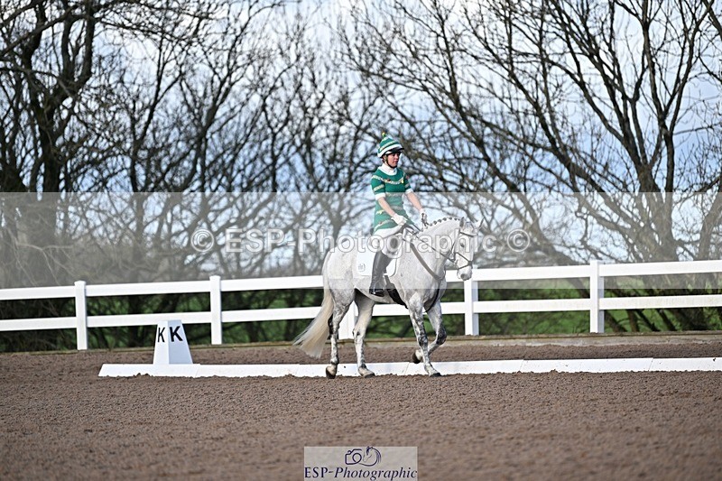 241214-111908-01368 - 105-Janine.Paterson-Machas.Grey