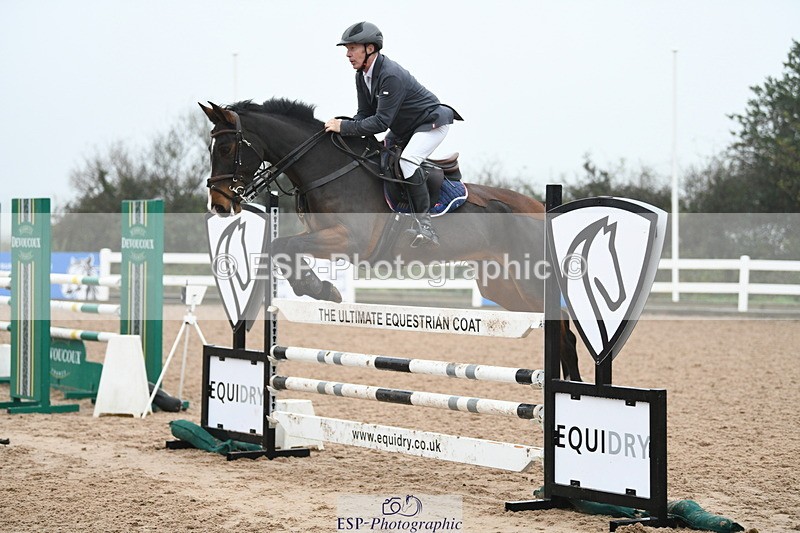 241103A-113203-07821 - SUN Cls 21 Snr Newcomers and 1.10m Open