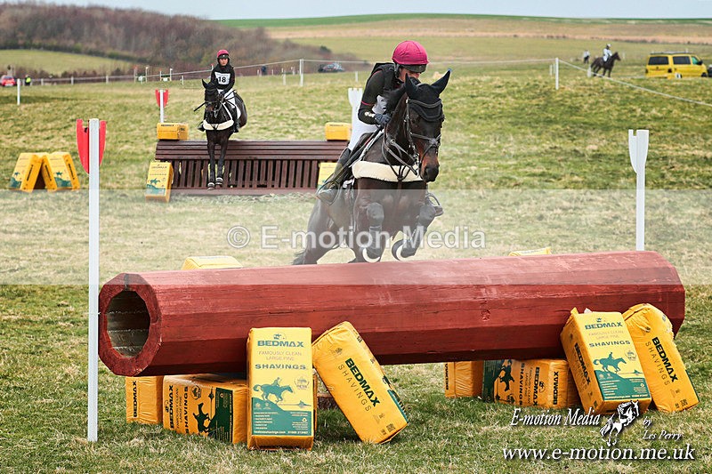 BE 210325 47m12x8 - Equestrian