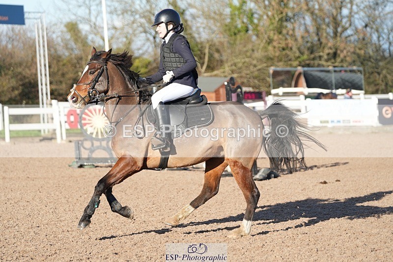 251130-105344-01020 - Cls 4 Pony Brit Nov & 80cm Open