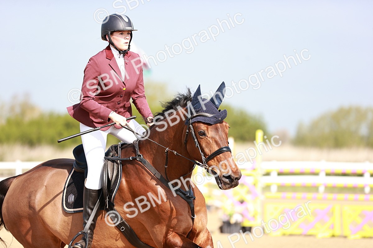  - Class 21 - Senior British Novice - 90cm
