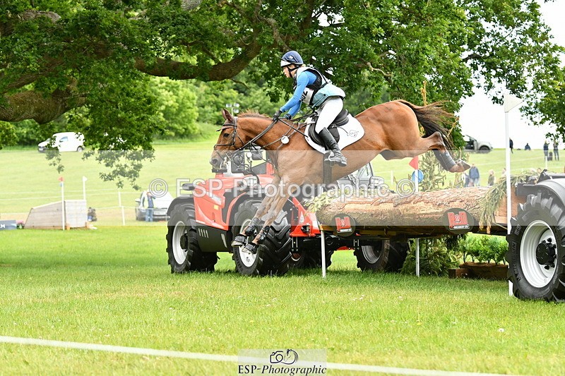 250525A-121126-16621 - D-402-Isabelle.Cook-CYMOON.F.Z