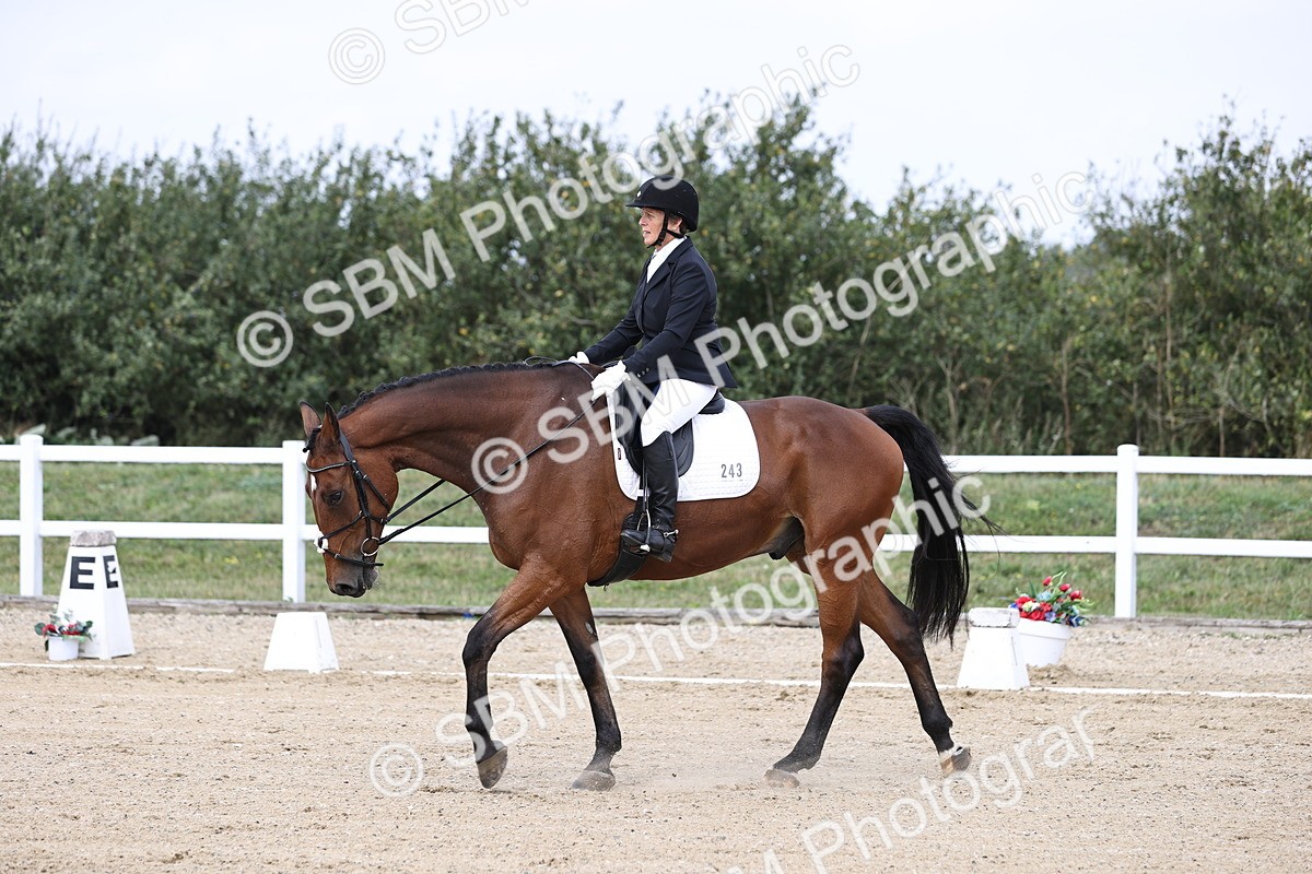 SBM_017516 - Class 14 - Novice 23 - 13.52-14.55