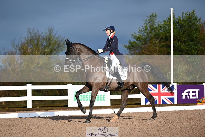 240218A-090931-05019 - 162-Holly.Kerslake-Totil.Platinum