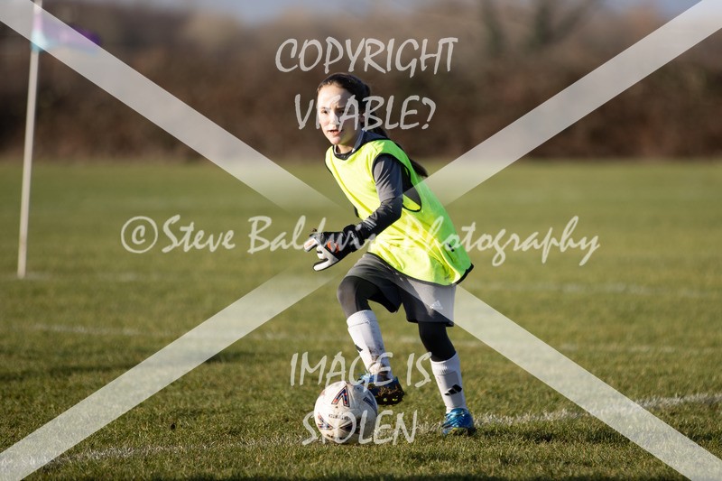 1DX30715 - 2026-01-17 FC Abbey Meads U9 Purple Girls V Develop FC U9 Girls