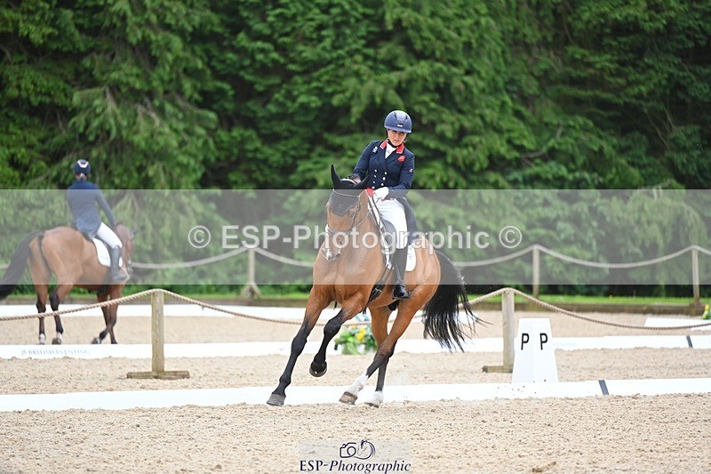 240524-114116-08980 - 520-LONDON_52-Laura_Collett