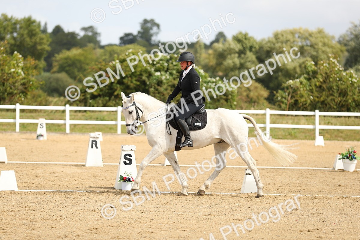 SBM_016316 - Class 13 - Novice 23 - 11.25-12.35