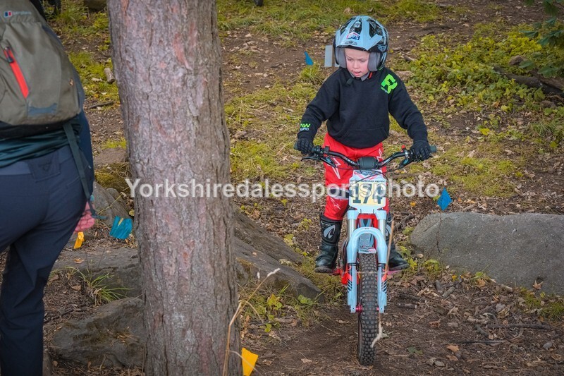 DSCF0245 - Ripon MC Trial 27/09- kids
