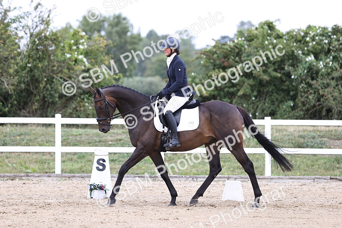 SBM_016869 - Class 14 Novice 23 - 11.53-12.56