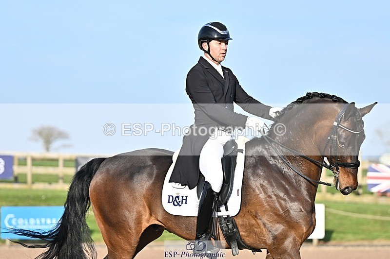 250404-181455-08581 - 159-Darren.Hicks-Tramontana.Tiger.Feet