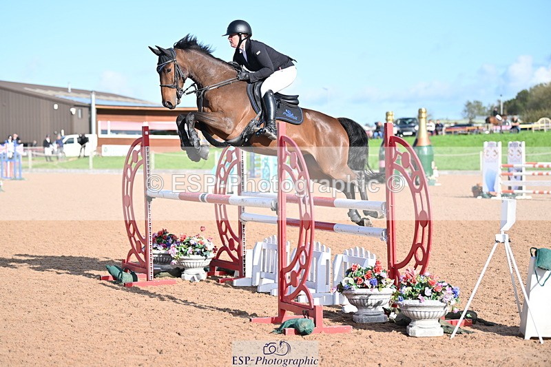 231014A-103047-04117 - Cls 18 Newcomers & 1.10m Open