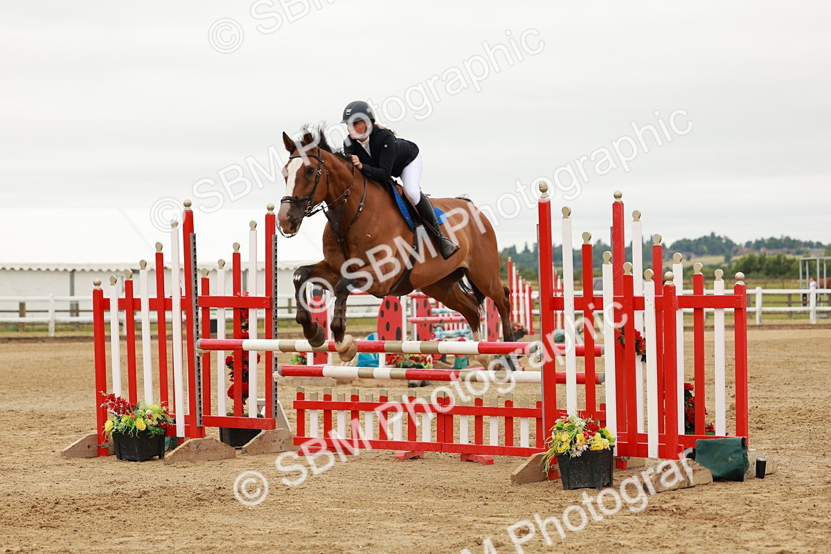SBM_016224_Class 19 - Senior Discovery - 100m Open - Michelle